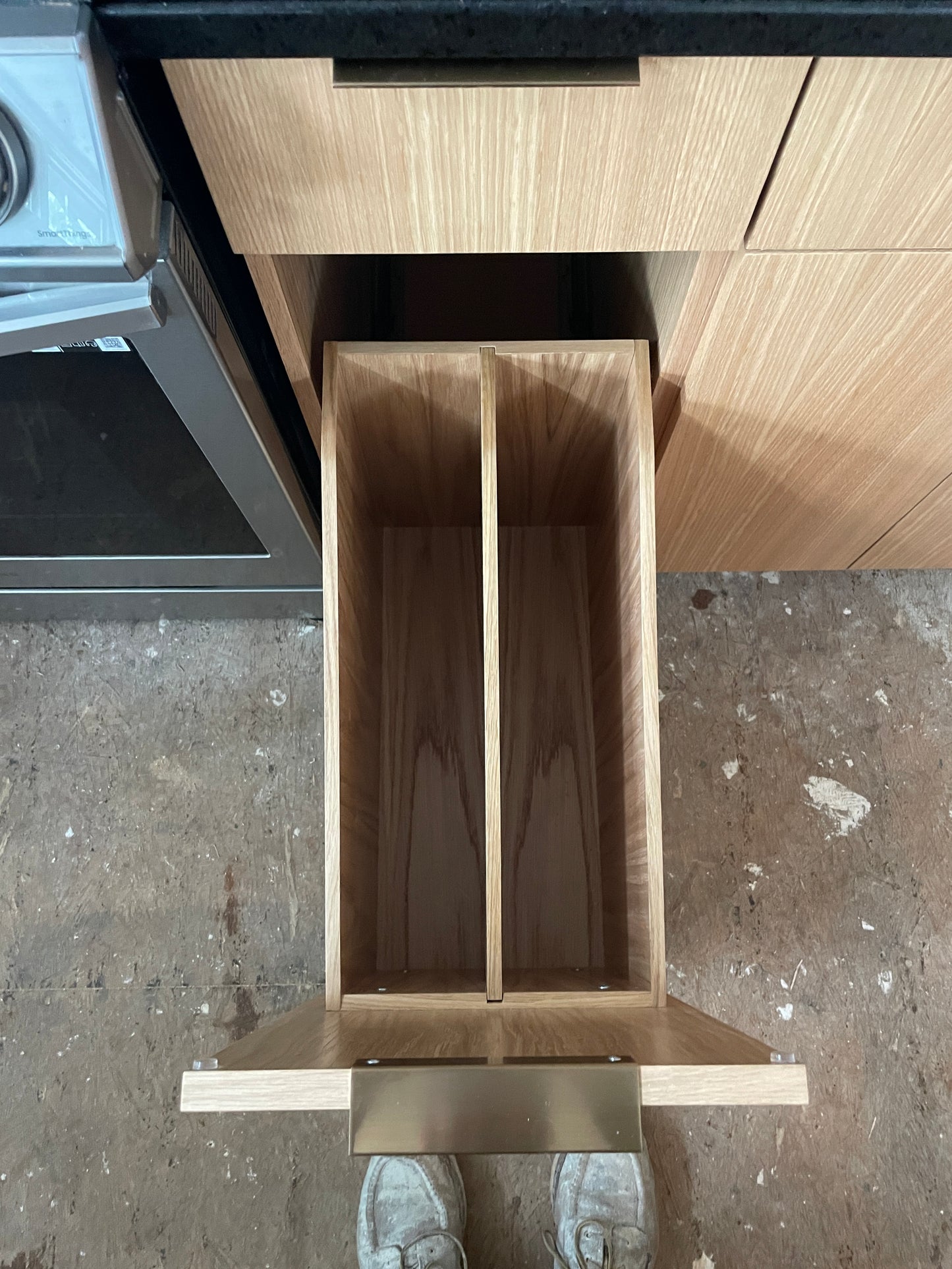 Bakeware Organizer 12" Wide